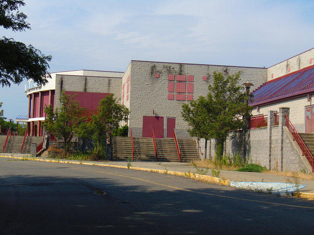 Closed Showcase Cinema